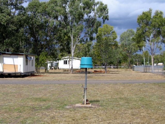 Dingo Caravan Park - Dingo: Powered sites for caravans