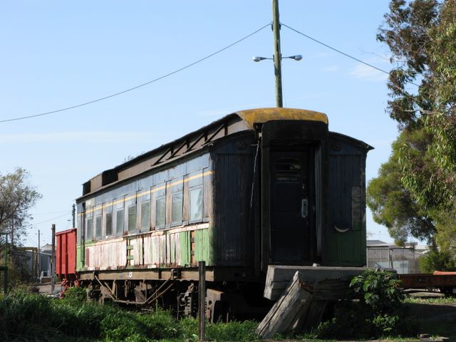 Donald Lakeside Caravan Park - Donald: Historic railway carriage