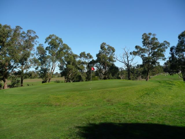 Drouin Golf & Country Club - Drouin: Green on Hole 13.