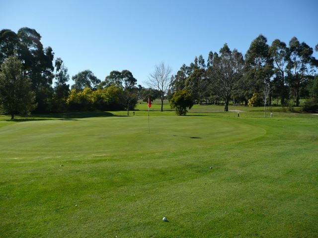 Drouin Golf & Country Club - Drouin: Green on Hole 17.