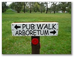 Dunkeld Caravan Park - Dunkeld: Walk to the pub or the Arboretum