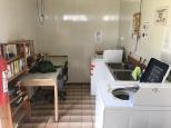 Dunolly Caravan Park - Dunolly: Well equipped laundry 