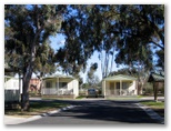 Echuca Holiday Park - Echuca: Cottage accommodation ideal for families, couples and singles