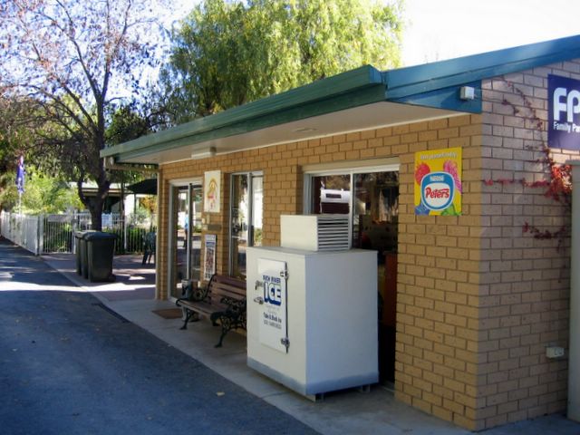 Rich River Holiday and Lifestyle Village 2006 - Echuca: Reception and office