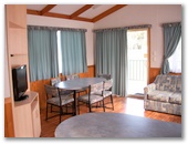 River Bend Caravan Park - Echuca: Interior of Deluxe en-suite cabin which is a 6 berth 2 bedroom cabin