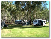 River Bend Caravan Park - Echuca: Lush green grassed caravan and camping sites