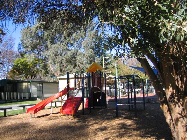 Yarraby Holiday & Tourist Park Resort 2006 - Echuca: Playground for children