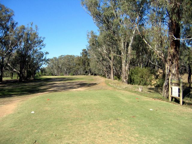 Echuca YMCA Golf Course - Echuca: Fairway view Hole 2