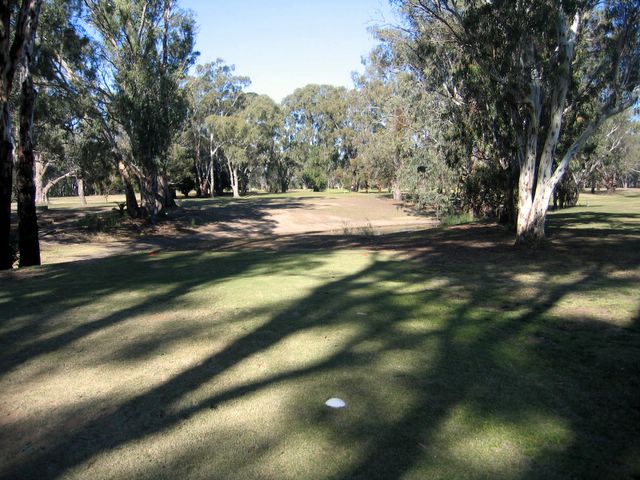 Echuca YMCA Golf Course - Echuca: Fairway view Hole 4