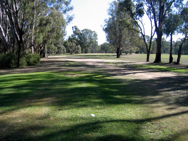 Echuca YMCA Golf Course - Echuca: Fairway view Hole 8