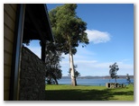 Discovery Holiday Park - Eden: Cottages with water views