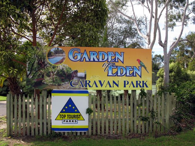 Garden of Eden Caravan Park - Eden: Garden of Eden Caravan Park welcome sign