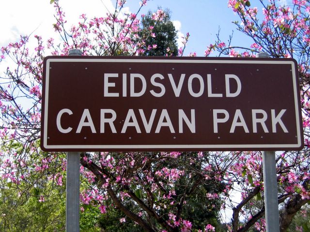 Eidsvold Caravan Park - Eidsvold: Eidsvold Caravan Park welcome sign