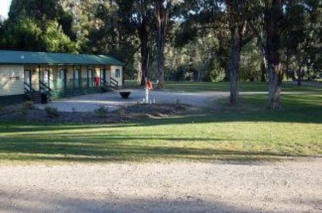 Bluegums Holiday Park - Eildon: The Bunkhouse is a seven room dormitory