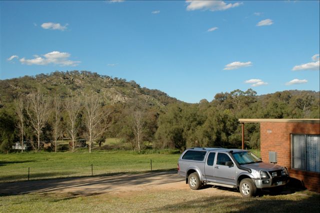 Gemstone Caravan Park - Eldorado: Cottage accommodation, ideal for families, couples and singles