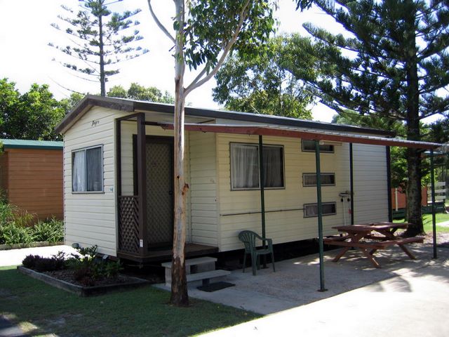 Emerald Beach Holiday Park - Emerald Beach: Cottage accommodation for families