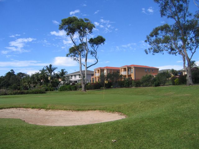 Emerald Downs Golf Course - Port Macquarie: Green on Hole 2