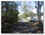 Bell Park Caravan Park - Emu Park: Good paved roads throughout the park