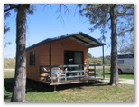 Bell Park Caravan Park - Emu Park: Cottage accommodation ideal for families, couples and singles