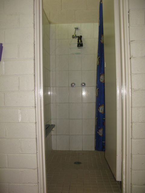 Eskdale Caravan Park - Eskdale: Interior of shower