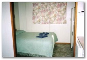 Bathers Paradise Caravan Park - Castletown Esperance: Interior of cabin showing main bedroom