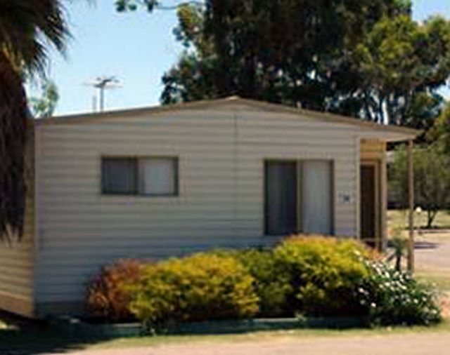 Pine Grove Holiday Park - Esperance: Two bedroom disabled unit.