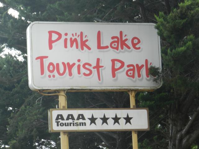 Pink Lake Tourist Park - Sinclair Esperance: Welcome sign