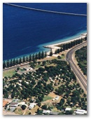 Esperance Seafront Caravan Park - Esperance: Aerial view of the park with the jetty in the background.