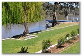 Riverfront Caravan Park and Cafe - Euston: Well maintained gardens and lawns