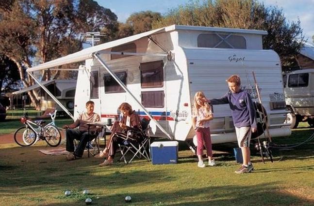 Exmouth Cape Holiday Park - Exmouth: Powered sites for caravans