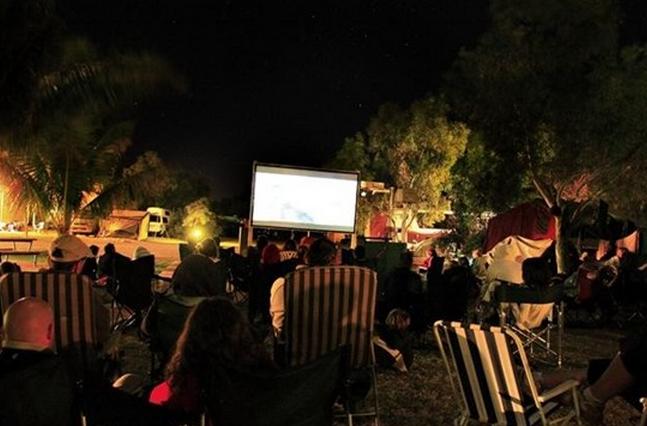 Exmouth Cape Holiday Park - Exmouth: Outdoor movies