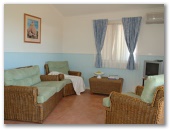 Ningaloo Caravan and Holiday Resort - Exmouth: Lounge room