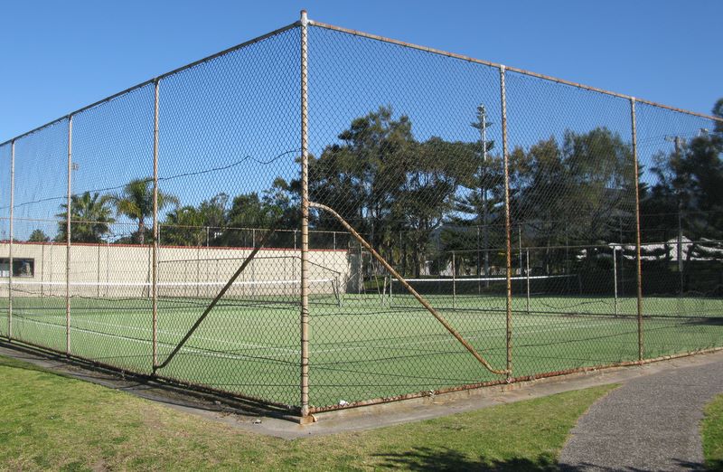 Wollongong Surf Leisure Resort - Fairy Meadow: Tennis courts
