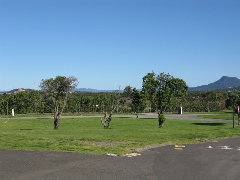 Wollongong Surf Leisure Resort - Fairy Meadow: Area for tents and camping