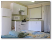 Wollongong Surf Leisure Resort - Fairy Meadow: Interior overview in open plan motel unit