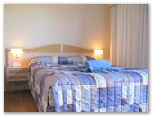 Wollongong Surf Leisure Resort - Fairy Meadow: Bedroom in one bedroom air conditioned unit