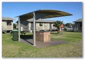 Wollongong Surf Leisure Resort - Fairy Meadow: Sheltered outdoor BBQ