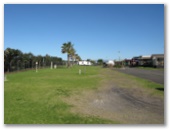 Wollongong Surf Leisure Resort - Fairy Meadow: Powered sites for caravans beside the sea.