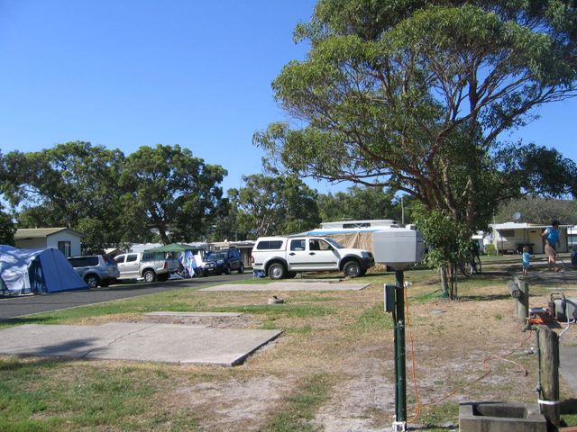 Fingal Bay Holiday Park - Fingal Bay: Powered sites for caravans 