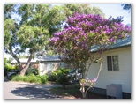 Fingal Bay Holiday Park - Fingal Bay: Cottage accommodation, ideal for families, couples and singles 
