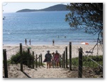 Fingal Bay Holiday Park - Fingal Bay: Access to beach 