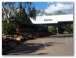 Fitzroy River Lodge Caravan Park - Fitzroy Crossing: Entrance to the park