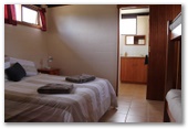 Flinders Island Cabin Park - Flinders Island: Bedroom in one bedroom unit.