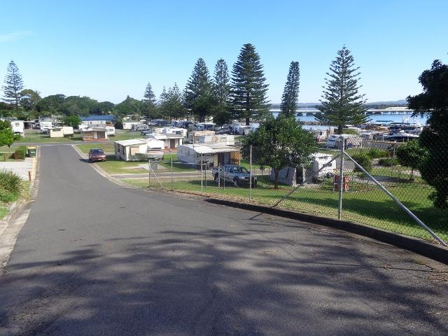 Forster Beach Holiday Park - Forster: looking down on the park from the higher section of the park