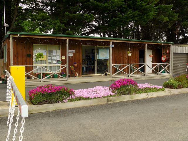 Prom Central Caravan Park - Foster: Reception and office and secure entrance