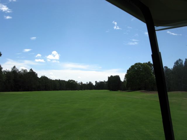 Gainsborough Greens Golf Course - Pimpama: Approach to the green on Hole 7