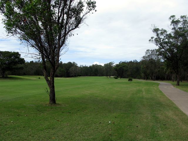 Gainsborough Greens Golf Course - Pimpama: Approach to the green on Hole 8