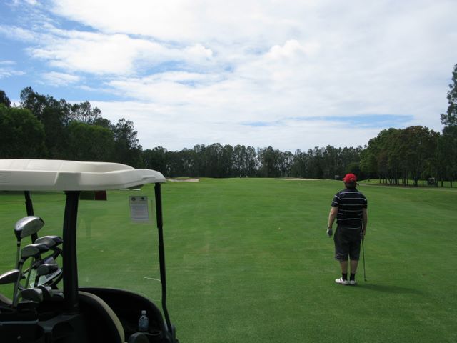 Gainsborough Greens Golf Course - Pimpama: Approach to the green on Hole 9
