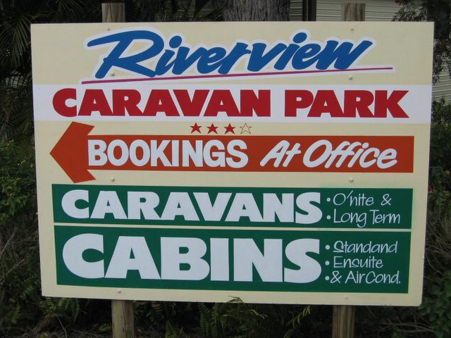 Riverview Caravan Park - Gayndah: Riverview Caravan Park welcome sign