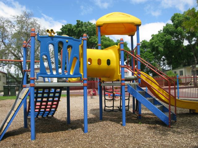 Barwon River Tourist Park - Belmont Geelong: Playground for children.